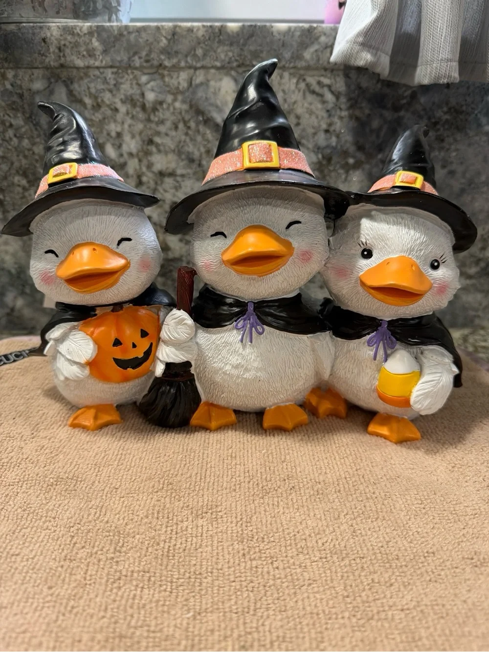 NWT Halloween Witch Duck Trio Figurine Ghoulish Resin Decor 9.5” x 9”